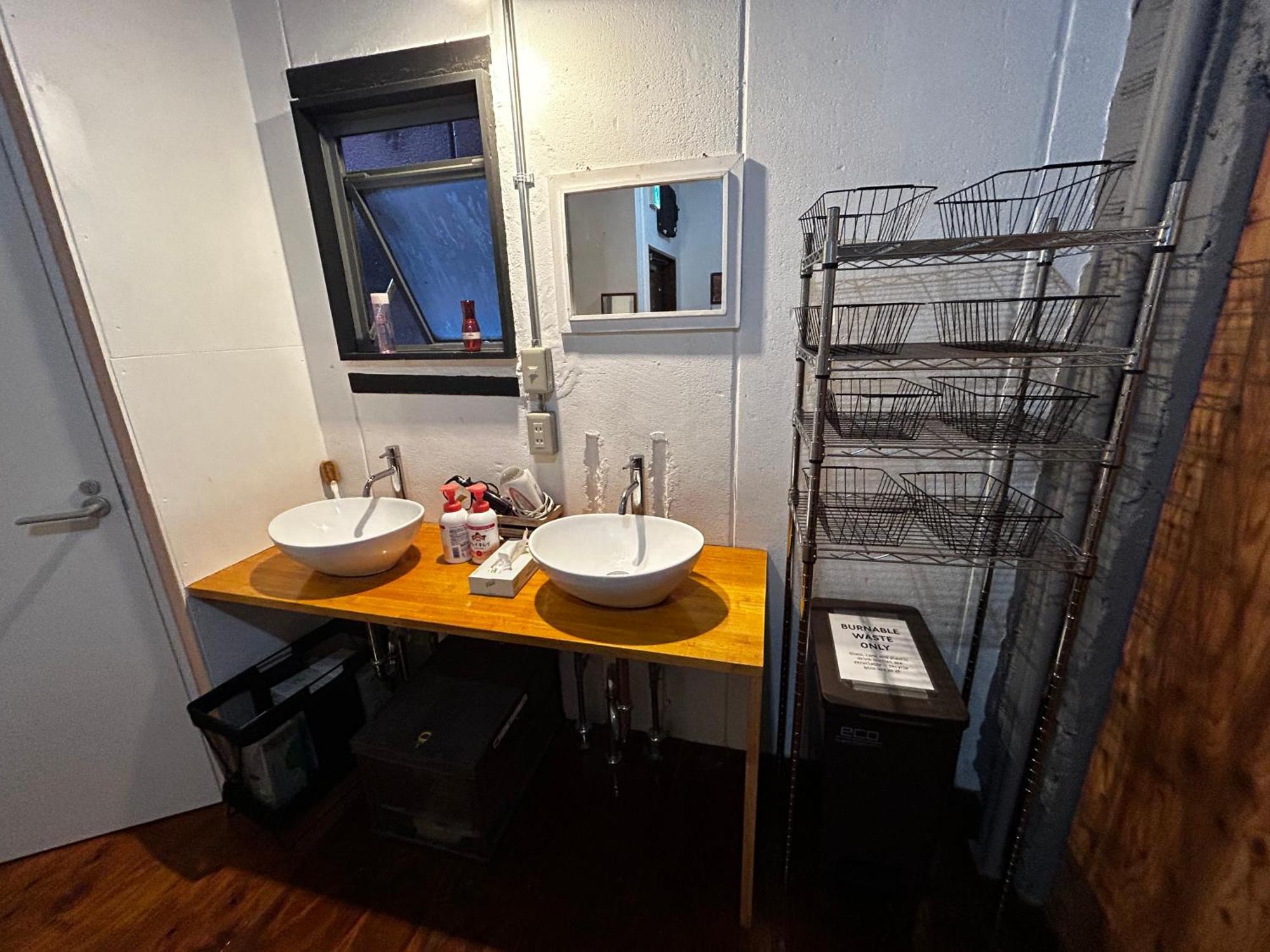 Hostel Bedgasm Токио Экстерьер фото