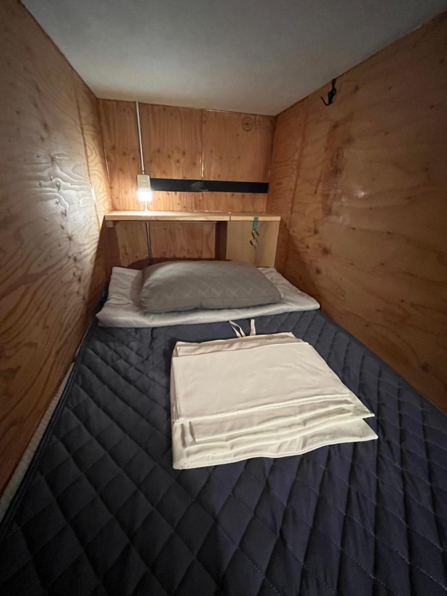 Hostel Bedgasm Токио Экстерьер фото